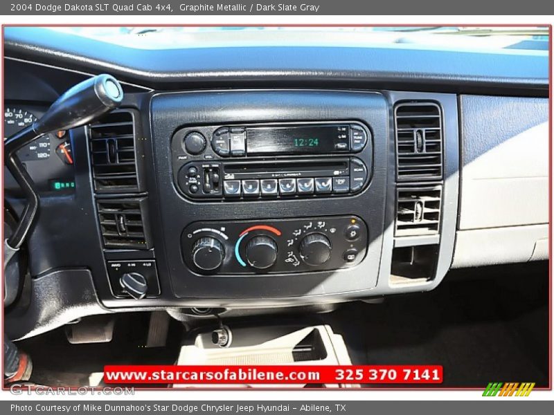 Graphite Metallic / Dark Slate Gray 2004 Dodge Dakota SLT Quad Cab 4x4