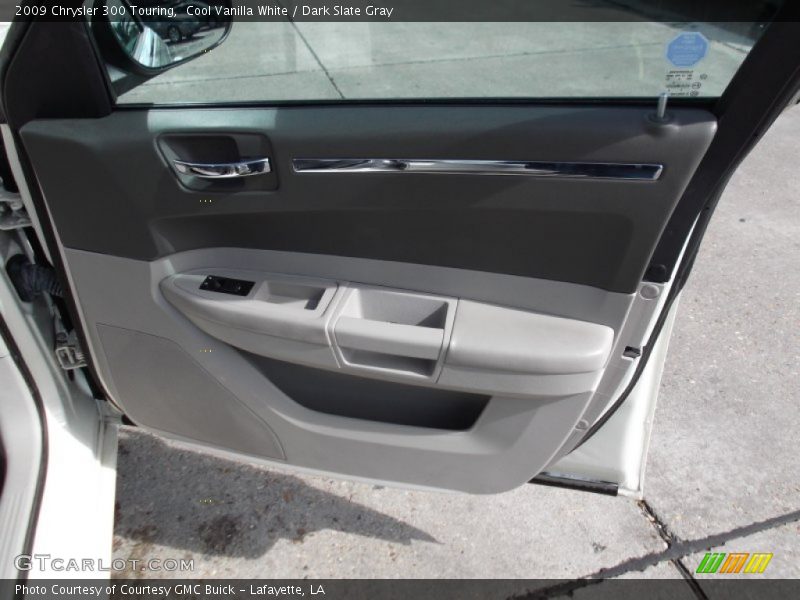 Cool Vanilla White / Dark Slate Gray 2009 Chrysler 300 Touring