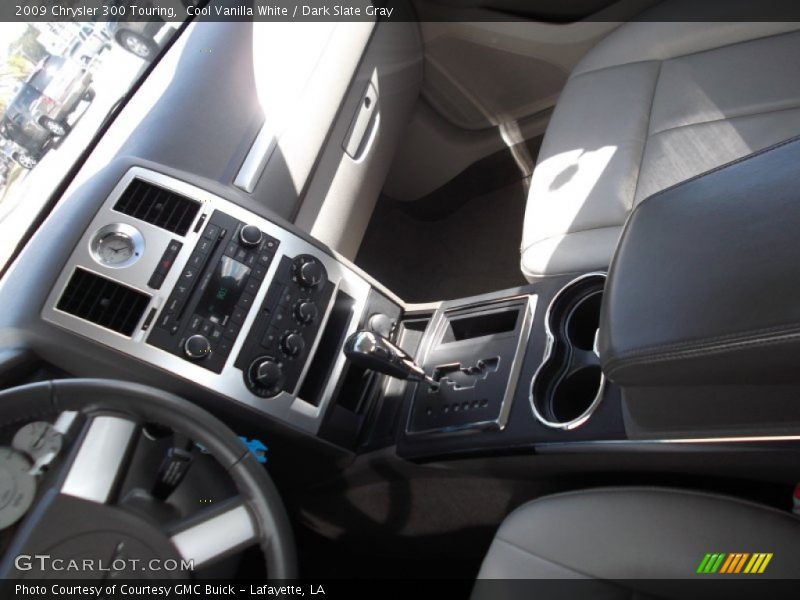 Cool Vanilla White / Dark Slate Gray 2009 Chrysler 300 Touring