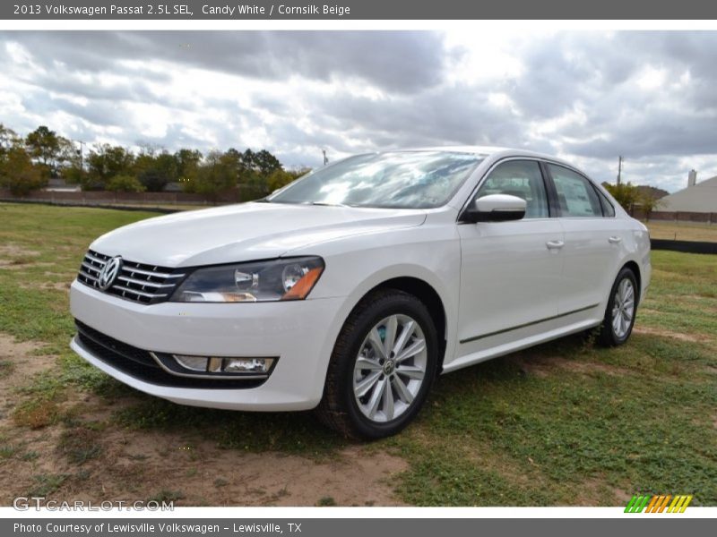Candy White / Cornsilk Beige 2013 Volkswagen Passat 2.5L SEL