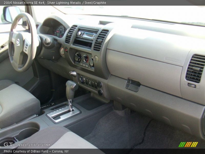 Silver Lightning Metallic / Steel/Graphite 2006 Nissan Xterra SE 4x4