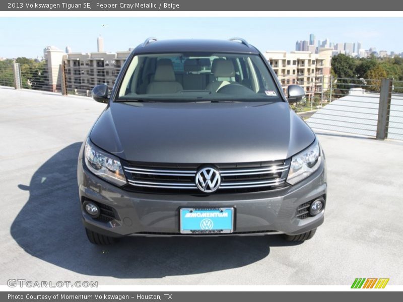 Pepper Gray Metallic / Beige 2013 Volkswagen Tiguan SE