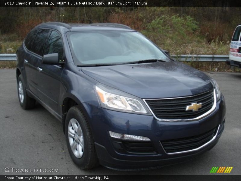 Front 3/4 View of 2013 Traverse LS