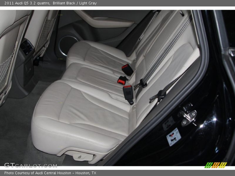Brilliant Black / Light Gray 2011 Audi Q5 3.2 quattro
