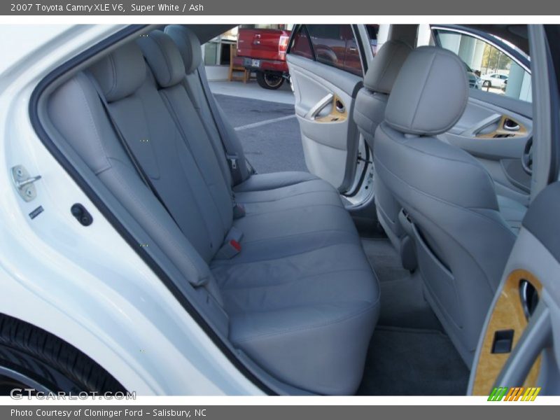 Super White / Ash 2007 Toyota Camry XLE V6