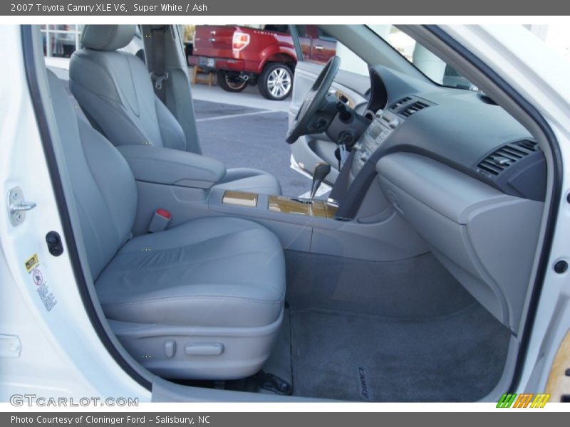 Super White / Ash 2007 Toyota Camry XLE V6