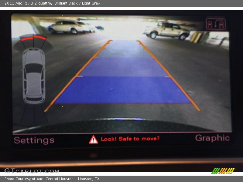 Brilliant Black / Light Gray 2011 Audi Q5 3.2 quattro