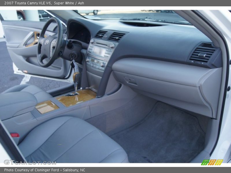Super White / Ash 2007 Toyota Camry XLE V6
