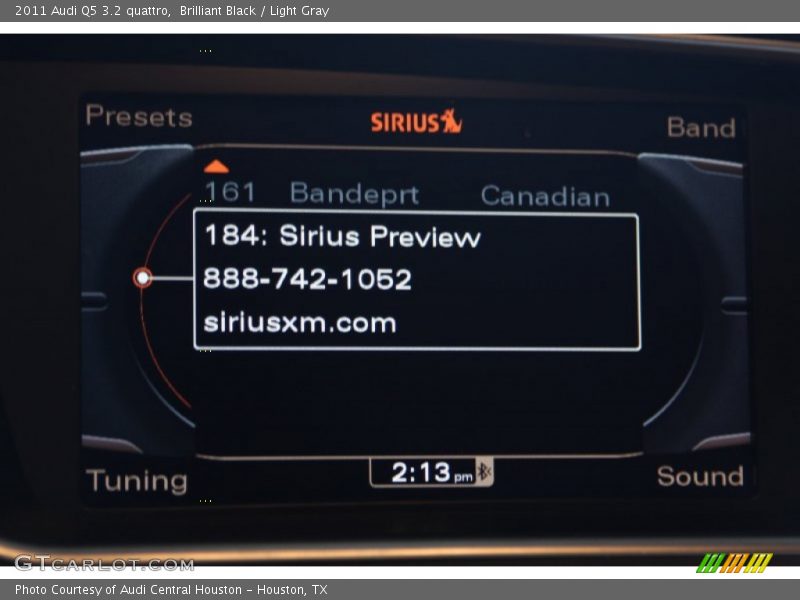 Brilliant Black / Light Gray 2011 Audi Q5 3.2 quattro