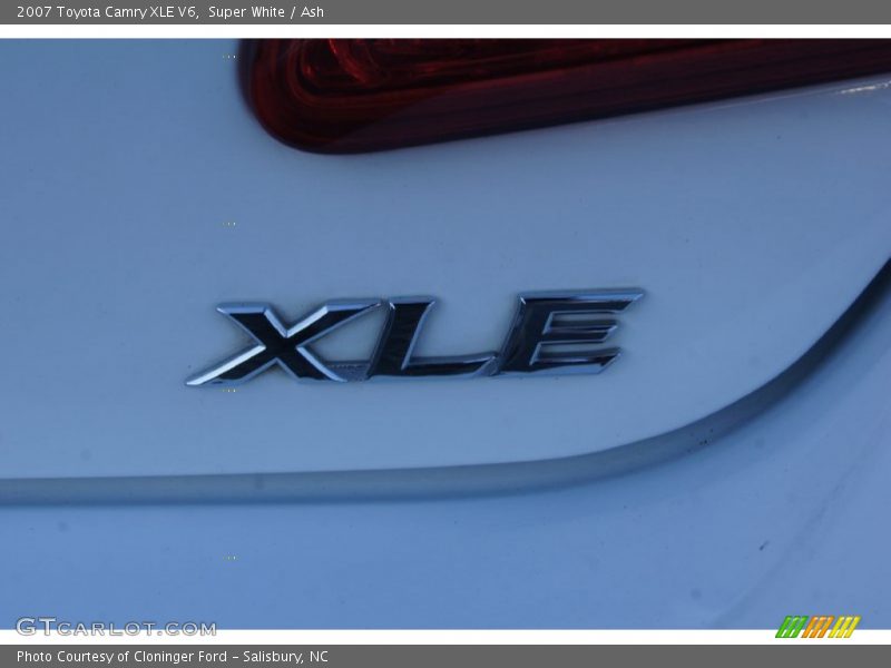 Super White / Ash 2007 Toyota Camry XLE V6