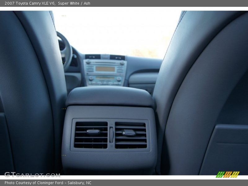 Super White / Ash 2007 Toyota Camry XLE V6