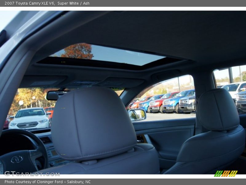 Super White / Ash 2007 Toyota Camry XLE V6