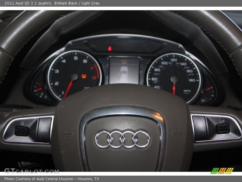 Brilliant Black / Light Gray 2011 Audi Q5 3.2 quattro