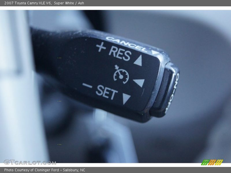Super White / Ash 2007 Toyota Camry XLE V6