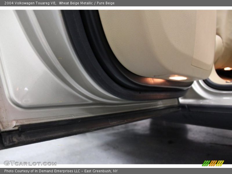 Wheat Beige Metallic / Pure Beige 2004 Volkswagen Touareg V8