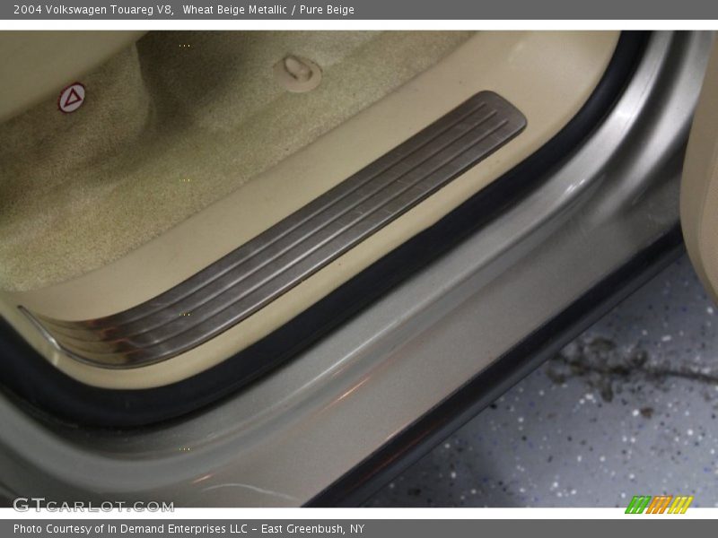 Wheat Beige Metallic / Pure Beige 2004 Volkswagen Touareg V8