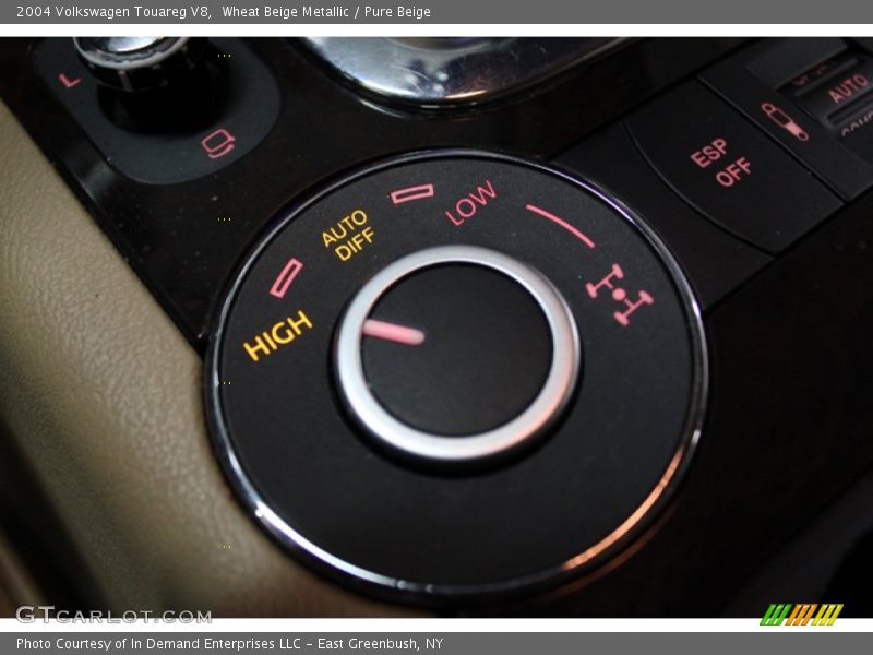 Wheat Beige Metallic / Pure Beige 2004 Volkswagen Touareg V8