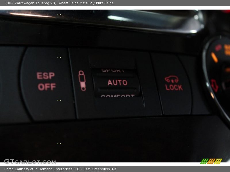 Wheat Beige Metallic / Pure Beige 2004 Volkswagen Touareg V8