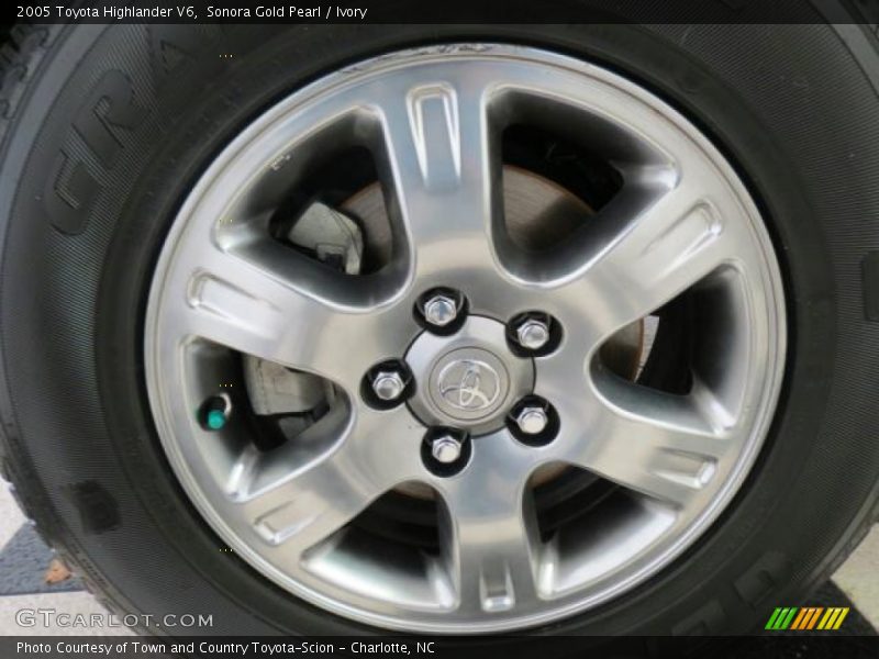 Sonora Gold Pearl / Ivory 2005 Toyota Highlander V6