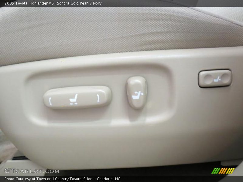 Sonora Gold Pearl / Ivory 2005 Toyota Highlander V6
