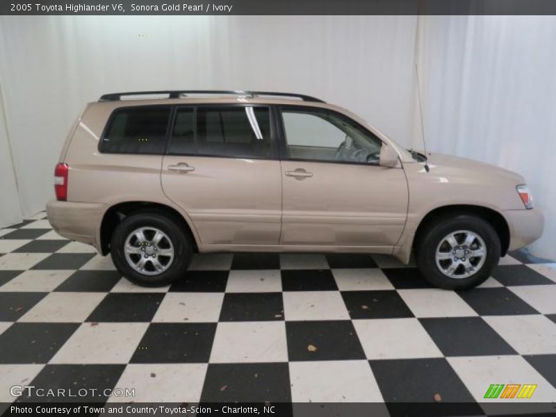 Sonora Gold Pearl / Ivory 2005 Toyota Highlander V6