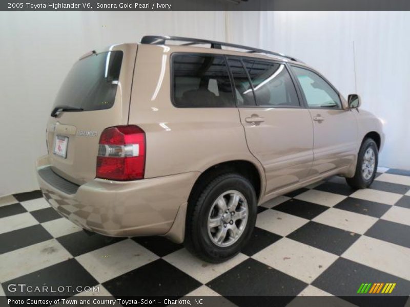Sonora Gold Pearl / Ivory 2005 Toyota Highlander V6