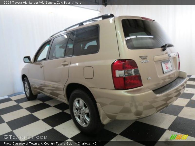 Sonora Gold Pearl / Ivory 2005 Toyota Highlander V6