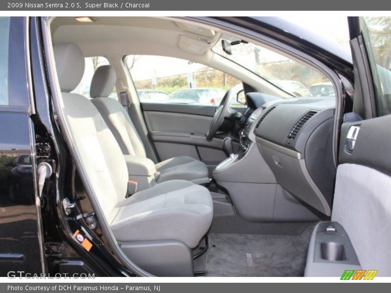 Super Black / Charcoal 2009 Nissan Sentra 2.0 S