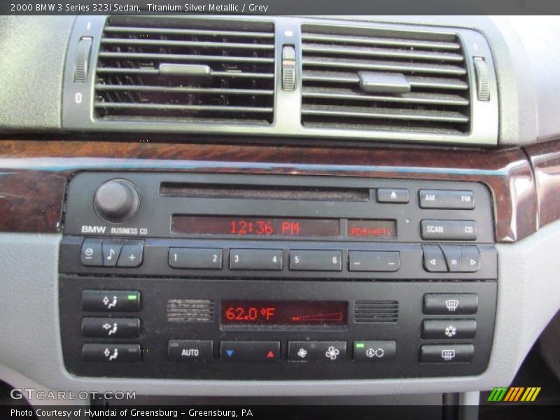 Controls of 2000 3 Series 323i Sedan