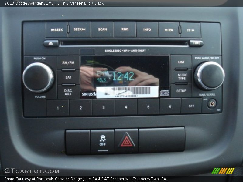 Billet Silver Metallic / Black 2013 Dodge Avenger SE V6