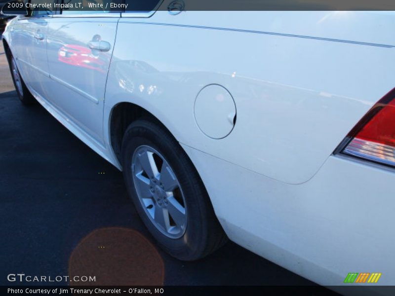 White / Ebony 2009 Chevrolet Impala LT