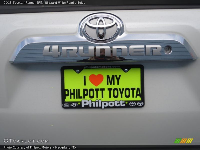 Blizzard White Pearl / Beige 2013 Toyota 4Runner SR5