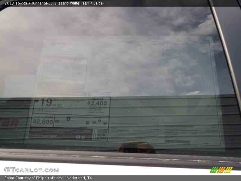 Blizzard White Pearl / Beige 2013 Toyota 4Runner SR5