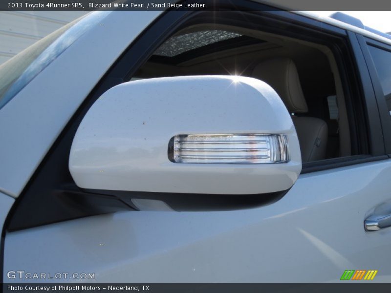 Blizzard White Pearl / Sand Beige Leather 2013 Toyota 4Runner SR5
