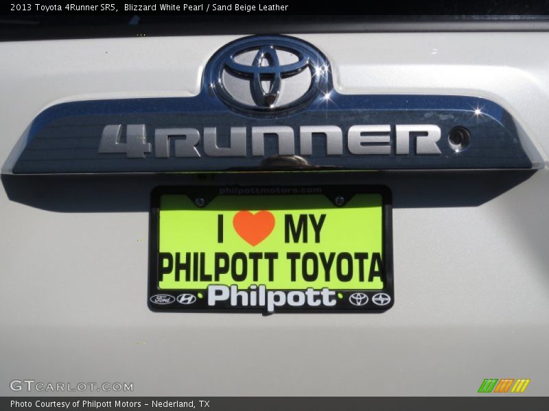 Blizzard White Pearl / Sand Beige Leather 2013 Toyota 4Runner SR5