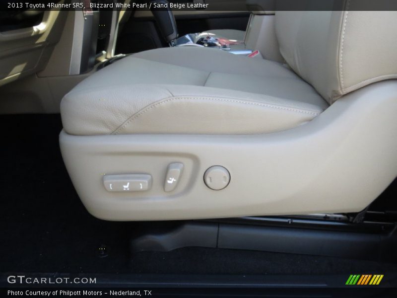Blizzard White Pearl / Sand Beige Leather 2013 Toyota 4Runner SR5