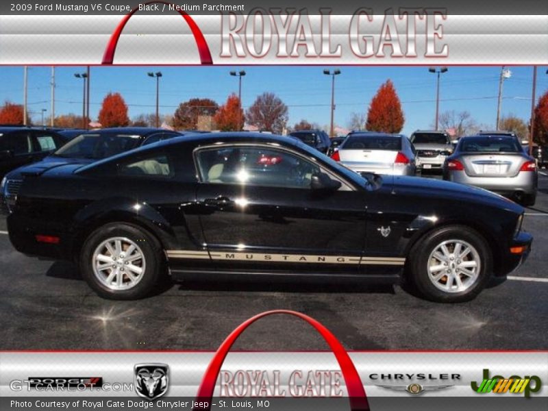 Black / Medium Parchment 2009 Ford Mustang V6 Coupe