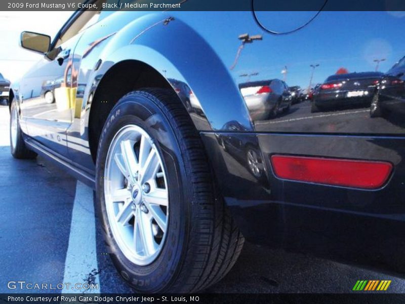 Black / Medium Parchment 2009 Ford Mustang V6 Coupe