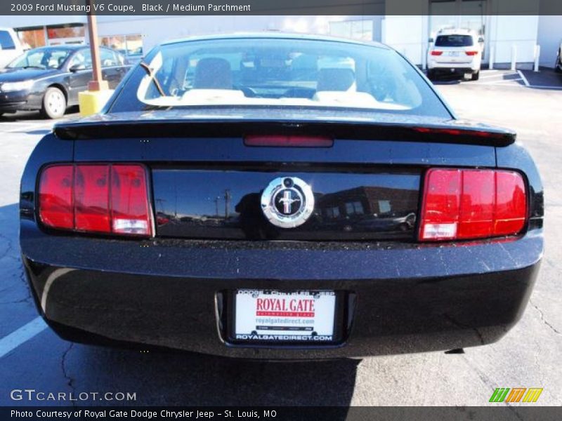 Black / Medium Parchment 2009 Ford Mustang V6 Coupe