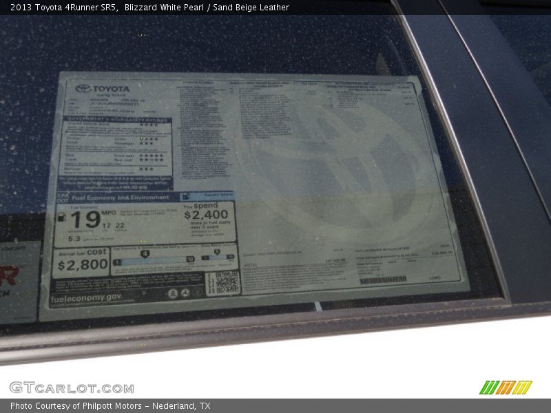 Blizzard White Pearl / Sand Beige Leather 2013 Toyota 4Runner SR5