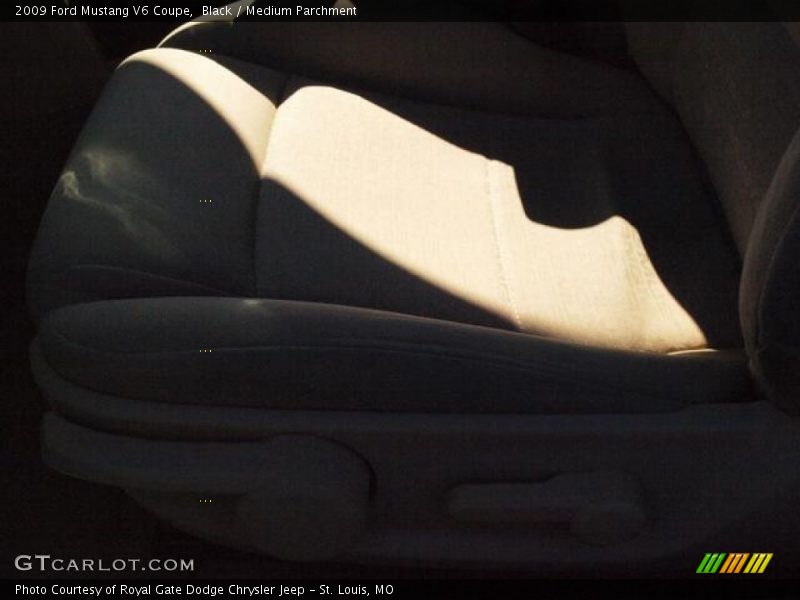 Black / Medium Parchment 2009 Ford Mustang V6 Coupe