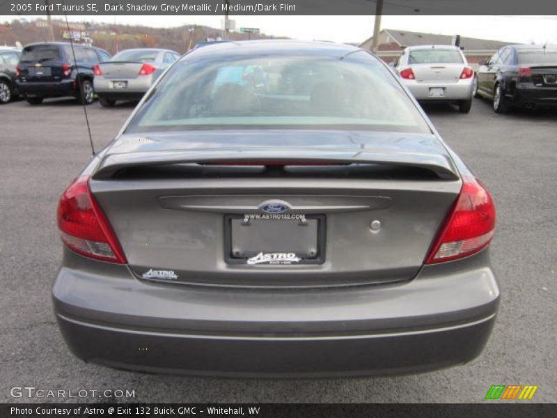 Dark Shadow Grey Metallic / Medium/Dark Flint 2005 Ford Taurus SE
