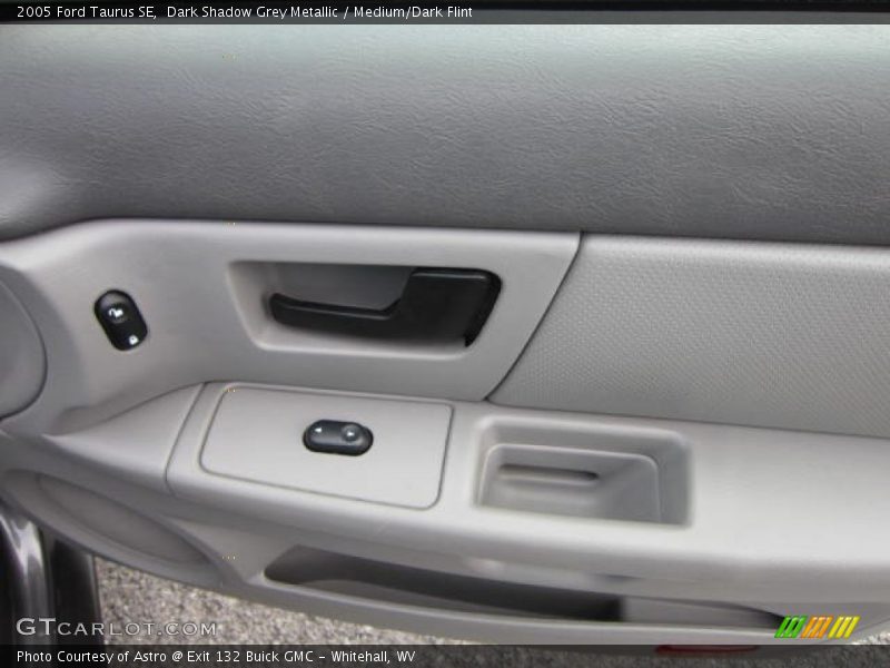 Dark Shadow Grey Metallic / Medium/Dark Flint 2005 Ford Taurus SE