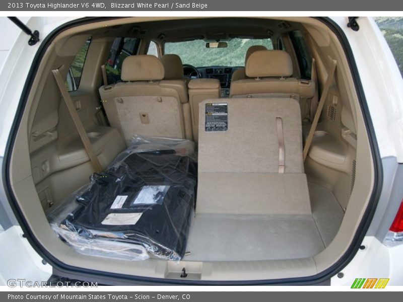 Blizzard White Pearl / Sand Beige 2013 Toyota Highlander V6 4WD