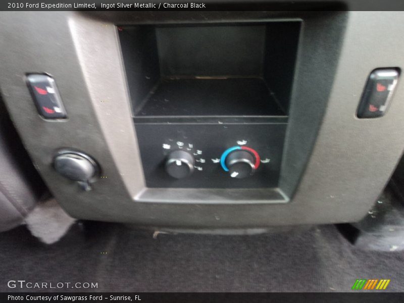 Ingot Silver Metallic / Charcoal Black 2010 Ford Expedition Limited