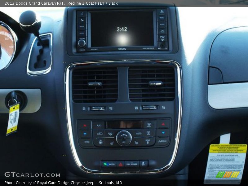 Redline 2 Coat Pearl / Black 2013 Dodge Grand Caravan R/T