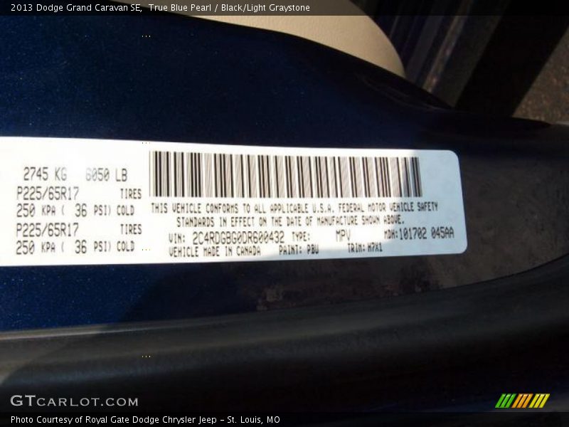 True Blue Pearl / Black/Light Graystone 2013 Dodge Grand Caravan SE