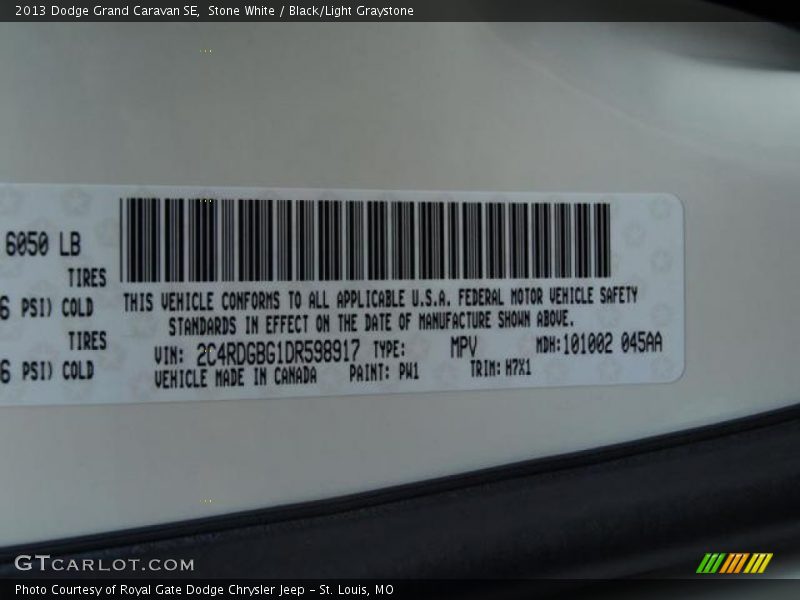 Stone White / Black/Light Graystone 2013 Dodge Grand Caravan SE