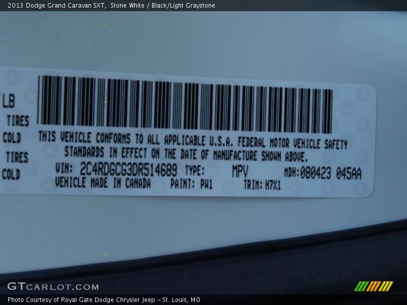 Stone White / Black/Light Graystone 2013 Dodge Grand Caravan SXT