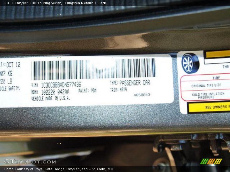 Tungsten Metallic / Black 2013 Chrysler 200 Touring Sedan